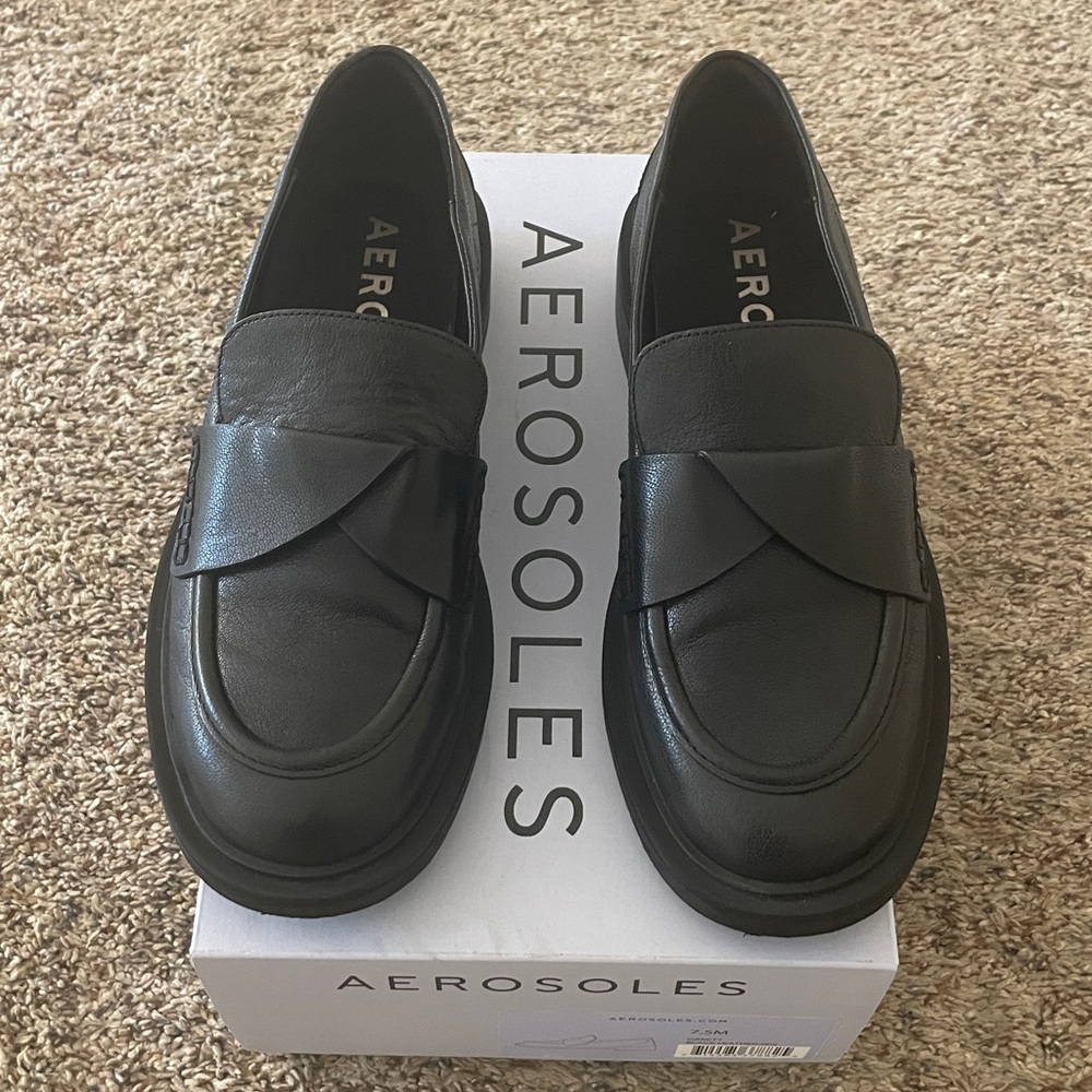 AEROSOLES GARRETT Black Leather Loafers 7.5M